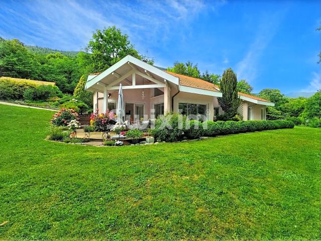 Maison 5 pièces 302 m²