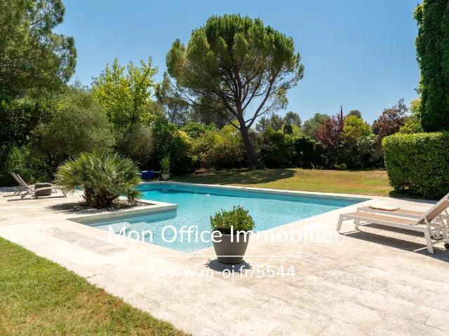 Maison 5 pièces 310 m²
