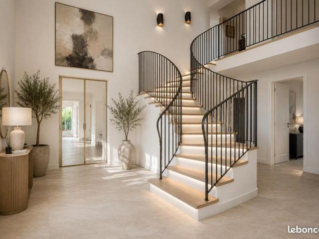 Maison 5 pièces 324 m²