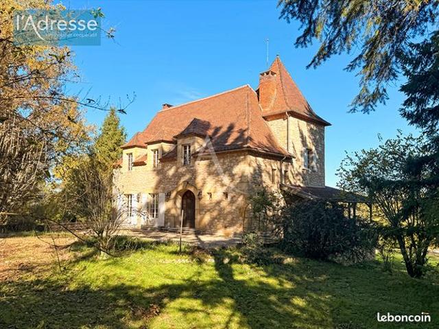 Maison 5 pièces 320 m²