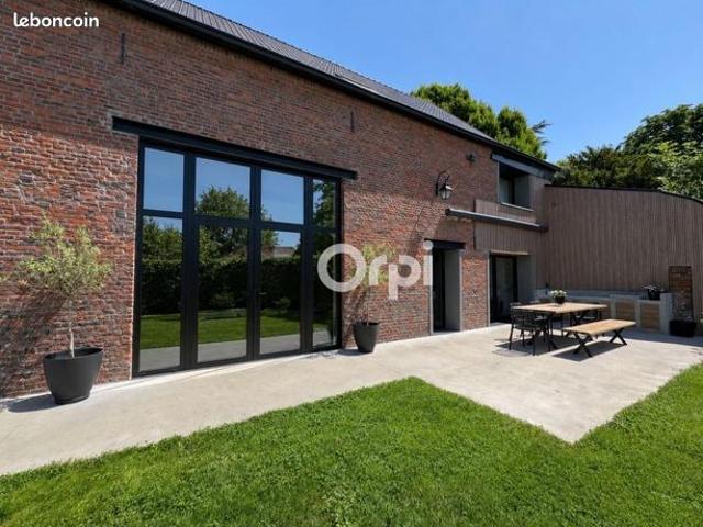 Maison 5 pièces 323 m²