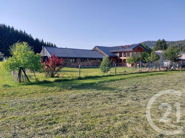 Maison 5 pièces 339 m²