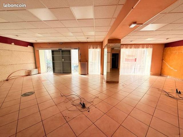 Maison 5 pièces 330 m²