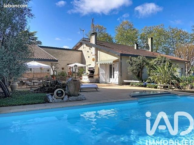 Maison 5 pièces 332 m²