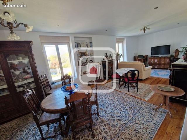 Maison 5 pièces 340 m²