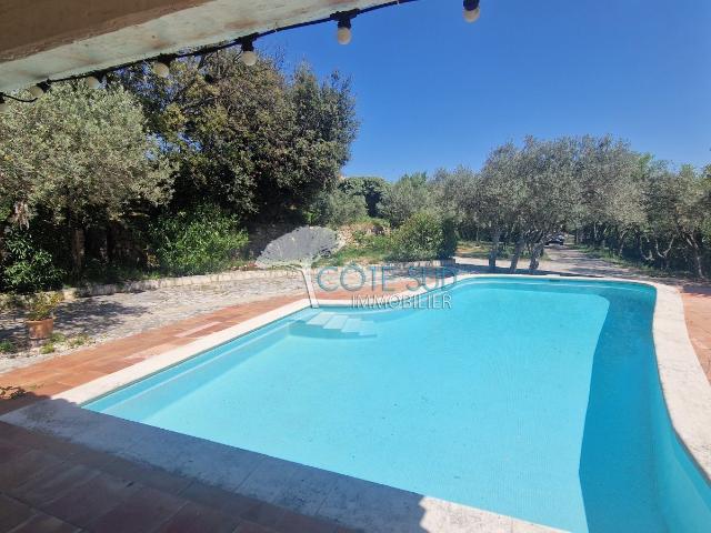 Maison 5 pièces 3/4 chambres avec piscine, garage à 1 kilomè. 130m² Lorgues