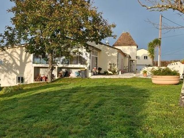 Maison 5 pièces 355 m²