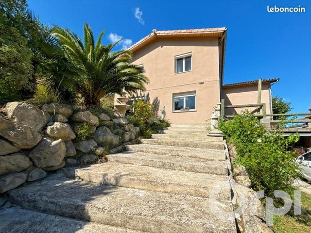 Maison 5 pièces 350 m²