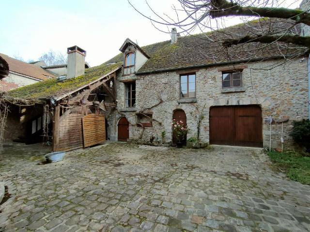 Maison 5 pièces 370 m²