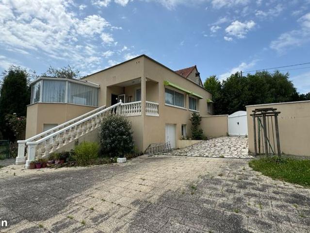 Maison 5 pièces 391 m²