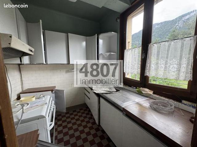 Maison 5 pièces 420 m²