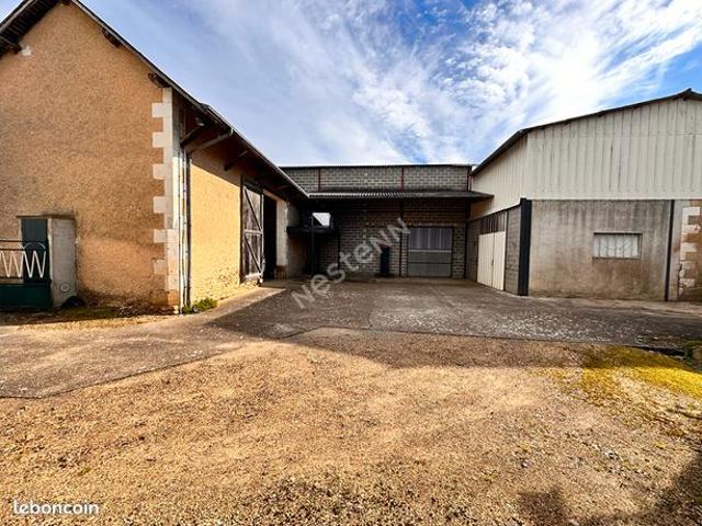 Maison 5 pièces 576 m²