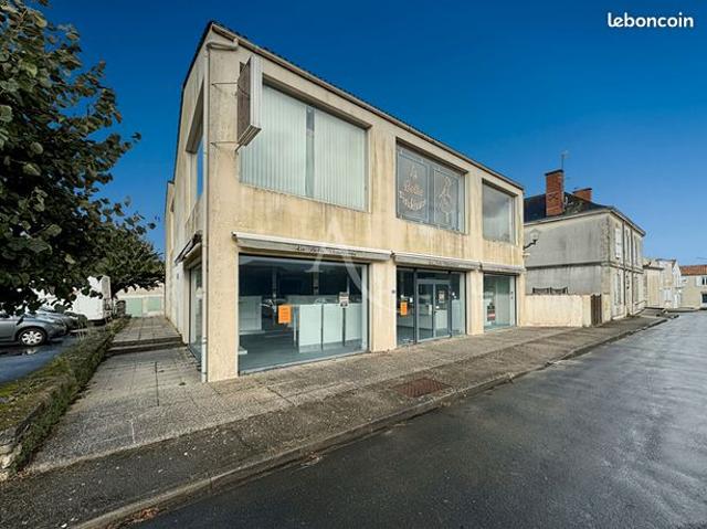 Maison 5 pièces 587 m²