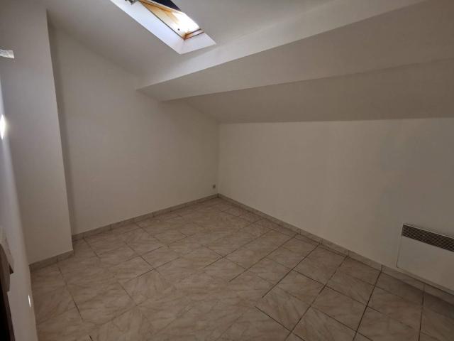 Maison 5 pièces, 61 m² à louer à Puichéric 11700