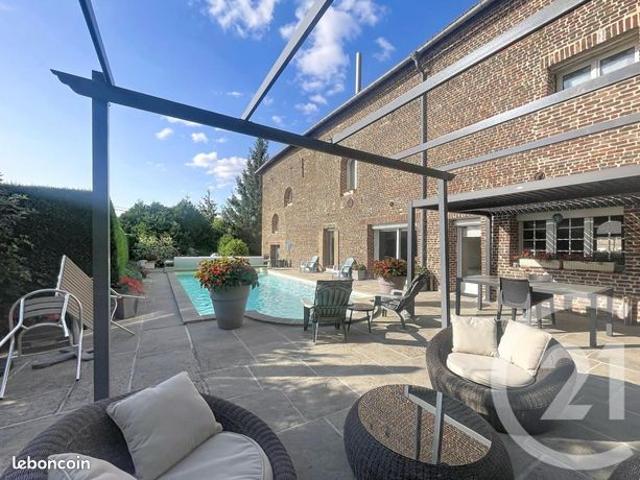 Maison 5 pièces 658 m²