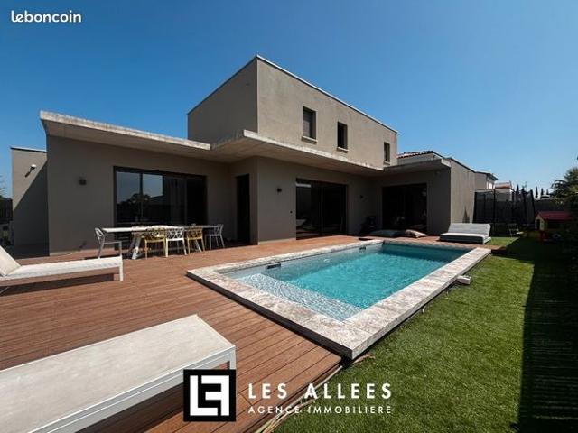 Maison 5 pièces 816 m²