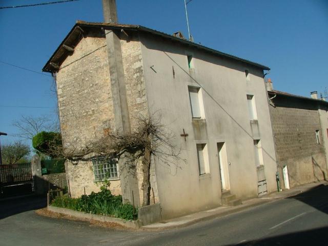 Maison 5 pièces, 85 m² à louer à Condac 16700
