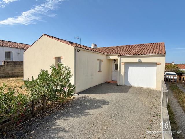 Maison 5 pièces 87 m2 Centre ville de La Garnache