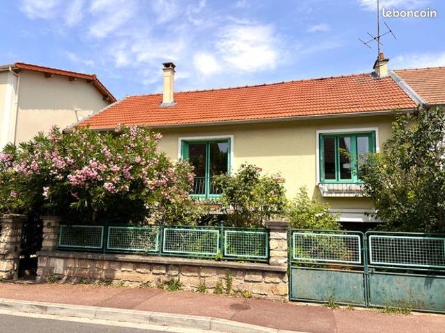Maison 5 pièces 90 m² avec Jardin et Garage à 300 m du RER B
