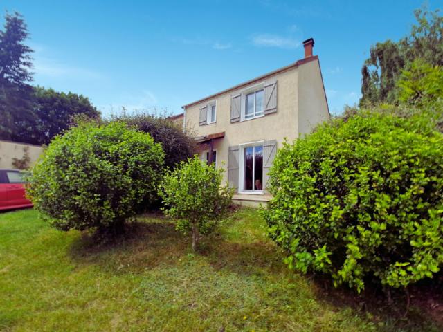 Maison 5 pièces 92 m2 LARDY BOURG