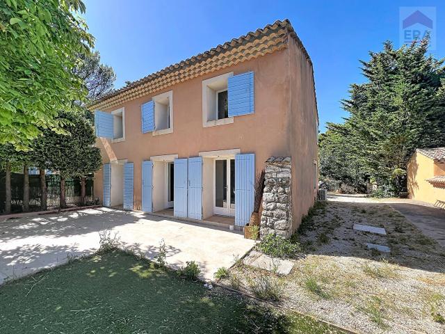 Maison 5 pièces à louer à Aix en Provence avec piscine et grand terrain