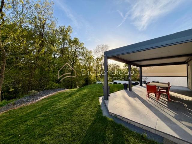 Maison 5 pièces avec terrain de 2000 m2 proche commerces