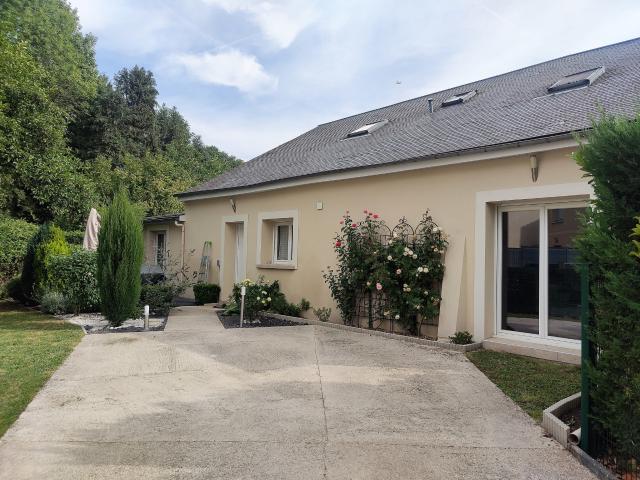 MAISON 5 PIECES AVEC VIE DE PLAIN PIED 3 chambres 2 sdd jardin
