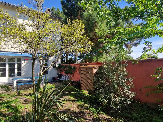 Maison 5 pièces avec jardin et place de parking Bordeaux Saint Augustin / Tram A
