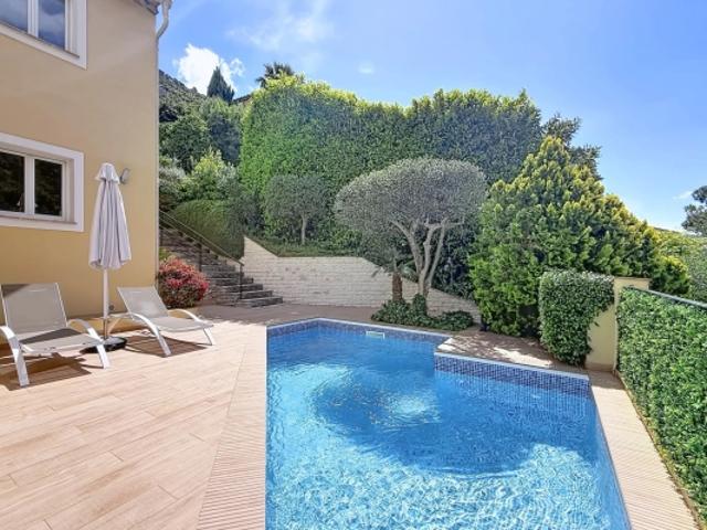 Maison 5 pièces avec piscine et garage à Tourrette Levens