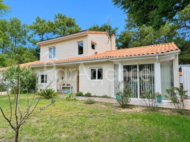 Maison 5 pièces Bon état Terrain clos de 1881 m2