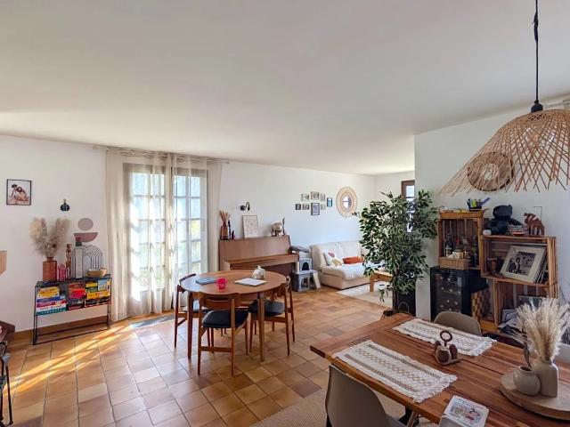 MAISON 5 PIECES DE 115M2 + SOUS SOL COMPLET A SAINT JEAN D'ARVEY