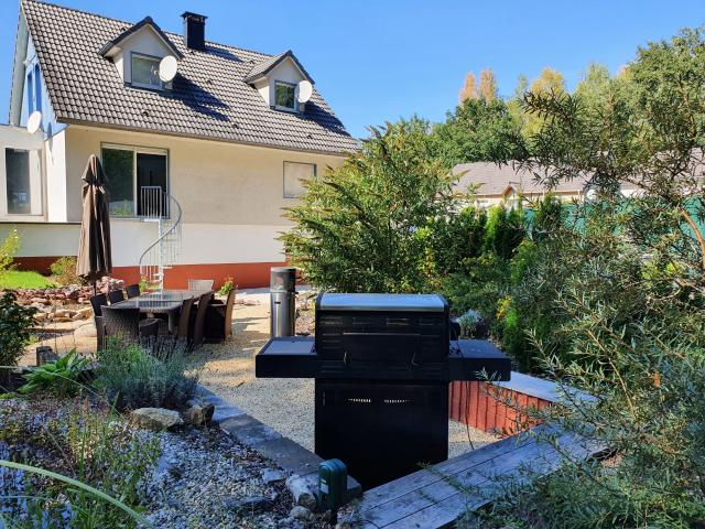 Maison 5 pièces de 130 m2 avec piscine et sous sol