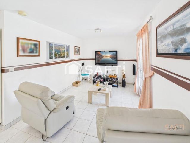 Maison 5 pièces de 95 m² avec piscine