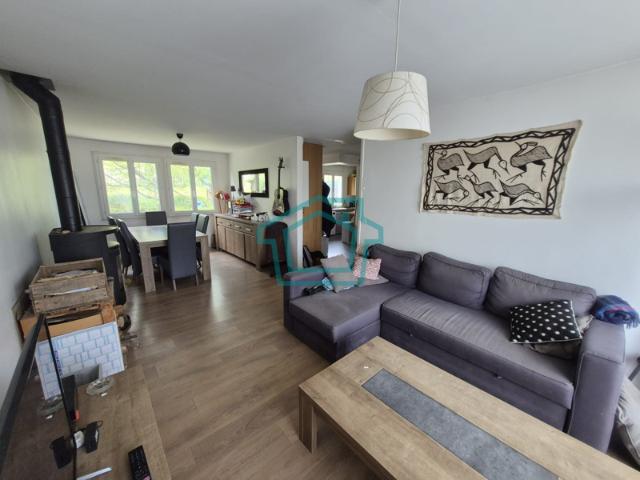 Maison 5 pièces, élevée sur 502 m2 de terrain proche Montfor