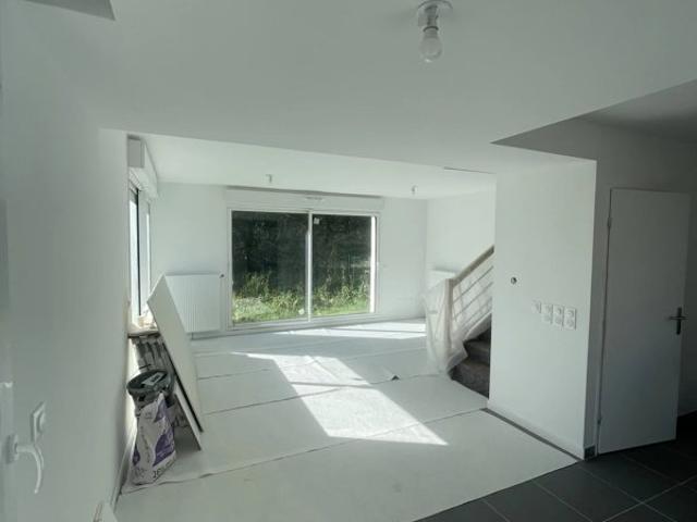 MAISON 5 PIECES TRAVERSANTE JARDIN PARKING CAVE