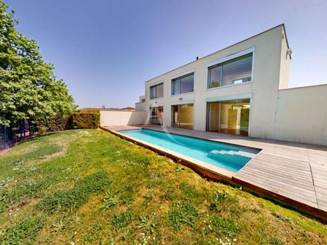 Maison 5 pièces vue sur le golf Terrain 390m²
