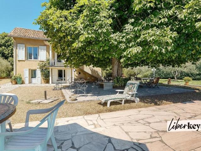 Maison 600 m2 6 pièces