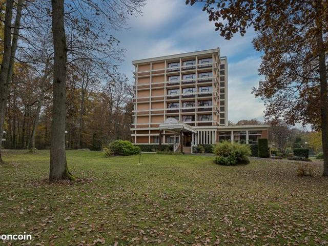 Maison 60 pièces 3010 m²