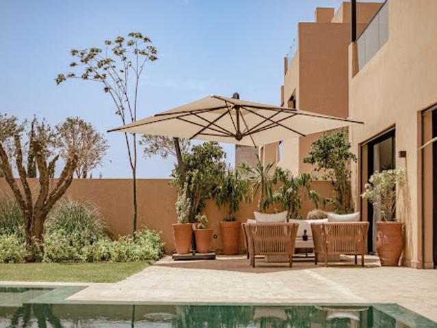 Maison avec piscine et jardin