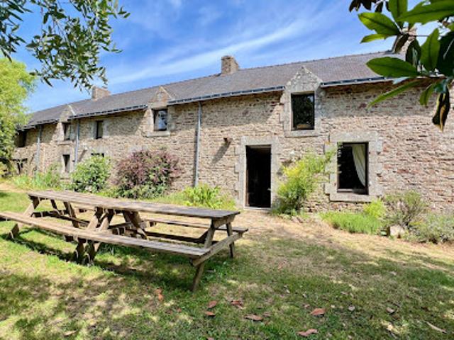 Maison avec piscine et jardin