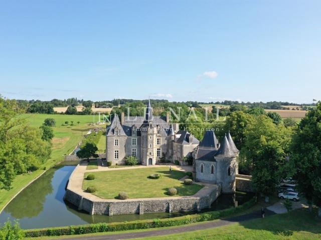 Maison 620 m2 Fresnay sur Sarthe