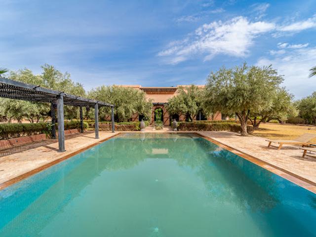 Maison avec piscine et jardin
