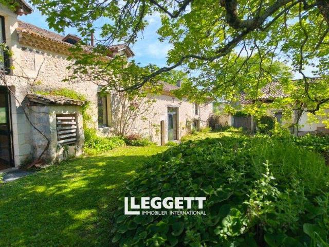 Maison 660 m2 Vallereuil