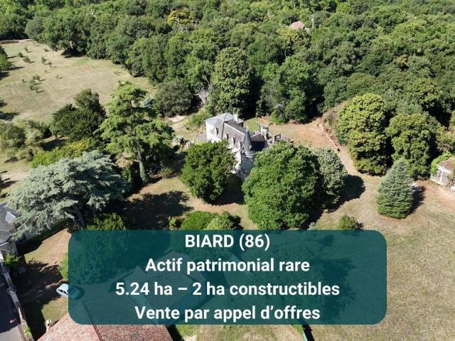 Maison 670 m²