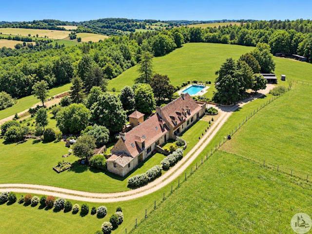 Maison avec piscine et jardin