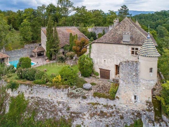 Maison 685 m2 Usinens