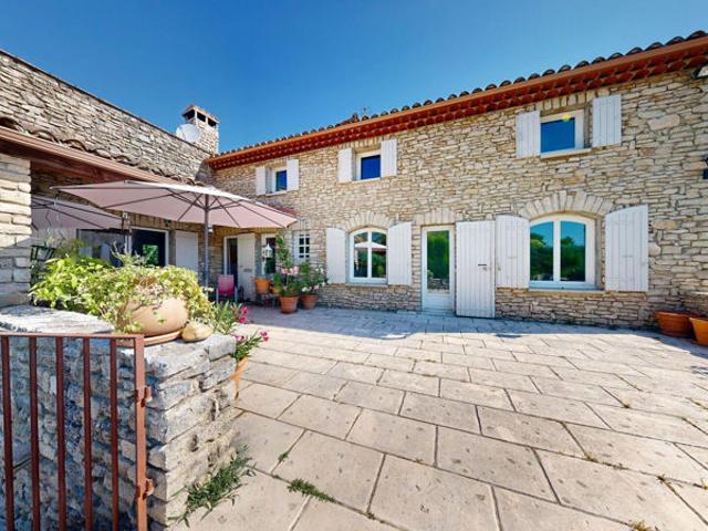 Maison 6 chambres, piscine, parc de 5 000 m² & garage de 83 m²