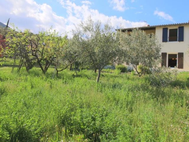 Maison 6 p, 114m2, 2 garages, cave, terrain 990m2