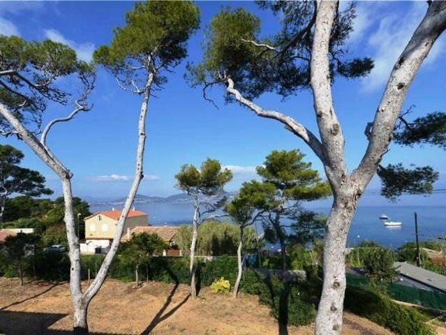 Maison 6 pièces, 105 m² à louer à Hyères 83400