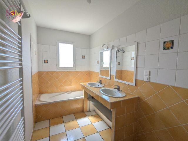 Maison 6 pièces, 100 m² à louer à Cognac 16100